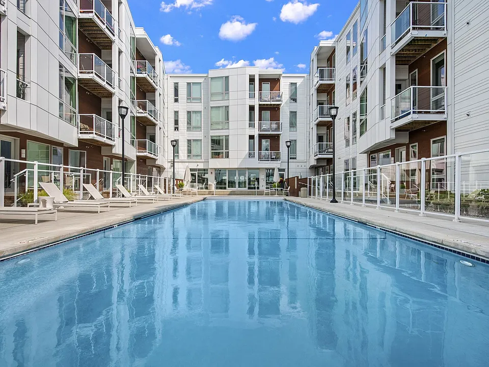 Emerald Row Apartments