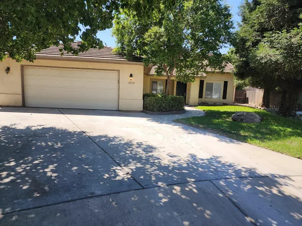 1609 W Cheryll Avenue, Porterville, CA 93257