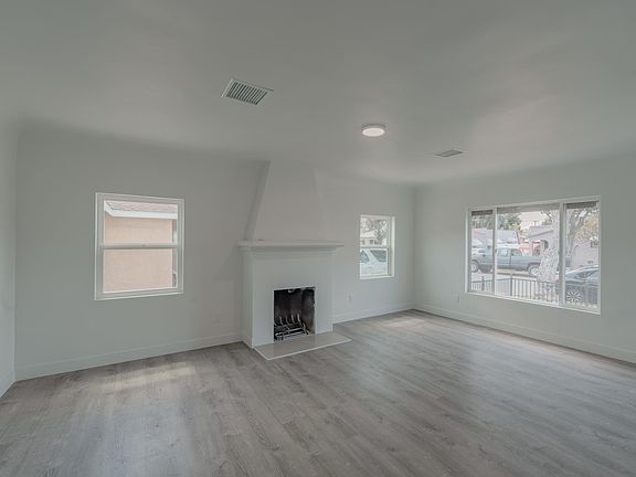 4th image of 5920 Rockne Ave #A