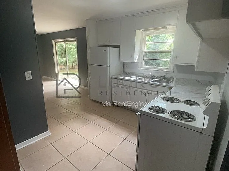 2694 Woodside Dr — Photo 6