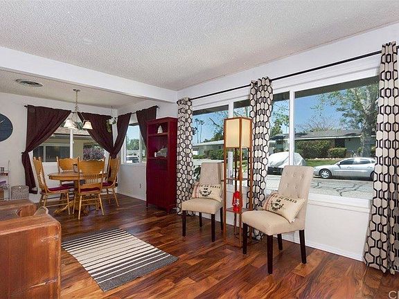 5th image of 215 Summit View Dr