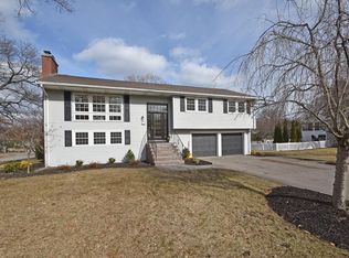 31 Surrey Rd, Norwood, MA 02062