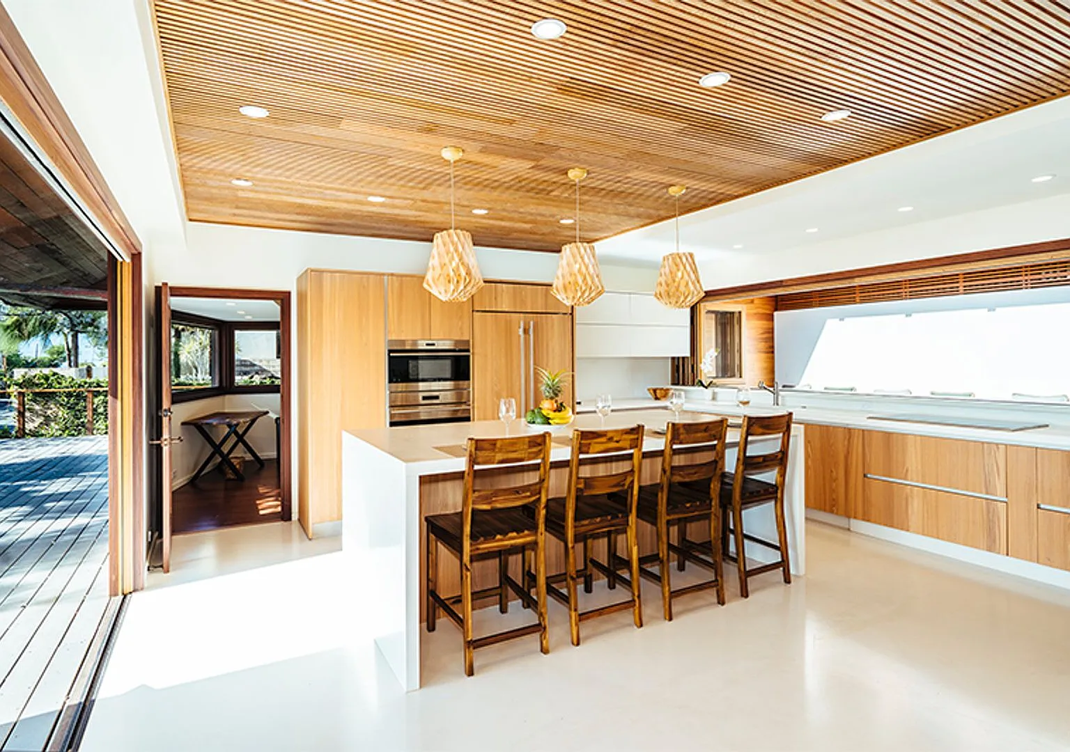 Diamond Head Tranquility: 4BR/4BA Home with Ocean Views & Private Courtyards — Photo 4