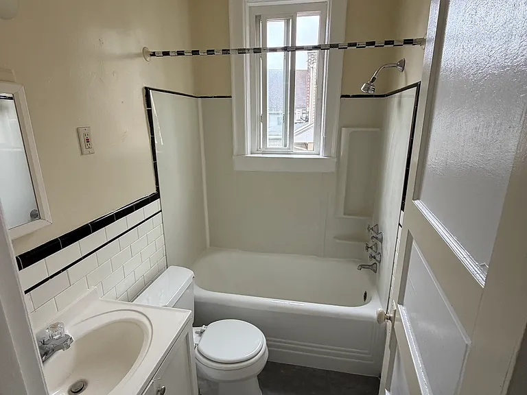 539 Linwood Ave #3 — Photo 6