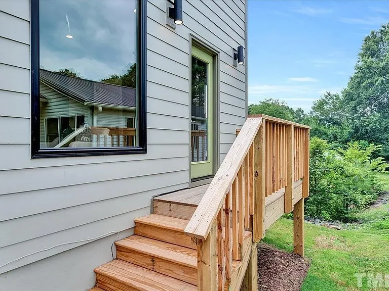 412 Commonwealth St — Photo 15