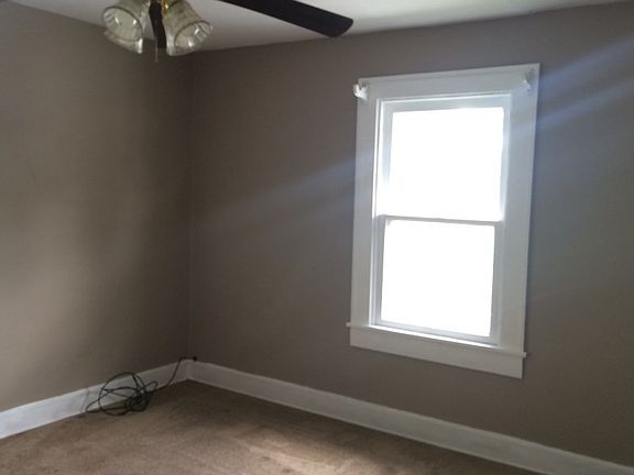 2nd image of 725 N Grant Ave