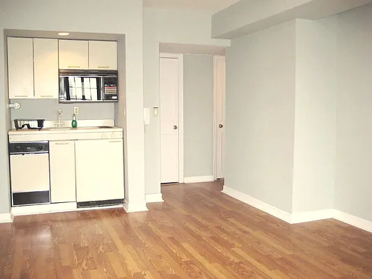 Rented by Segallis Real Estate | media 16