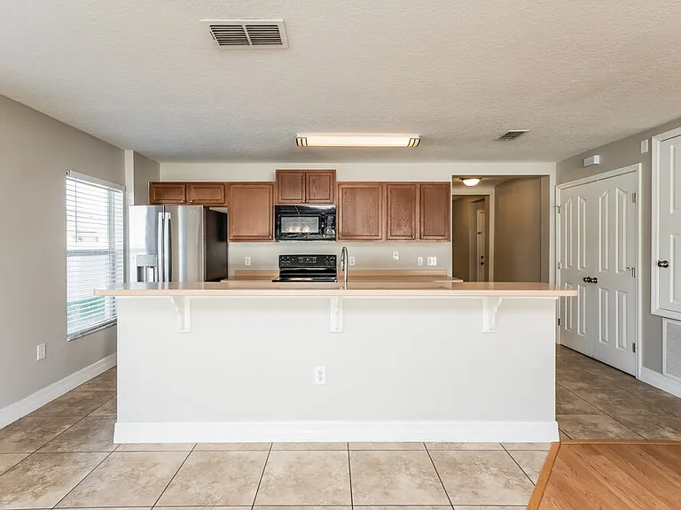 4505 Barbados Loop — Photo 6