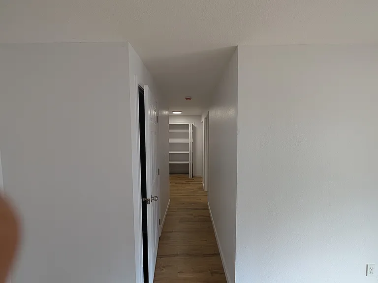 SE Courtney Ave — Photo 6