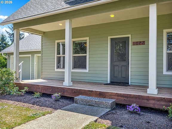 3rd image of 1077 SW Ridge Rd