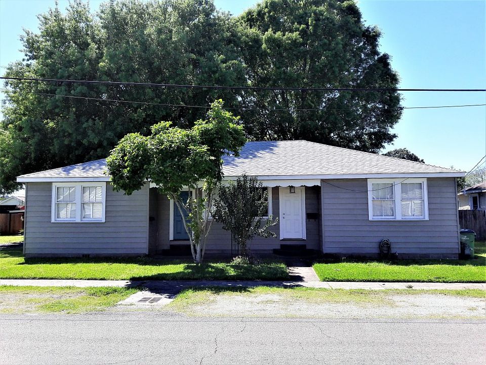 1st image of 818 Allo Ave