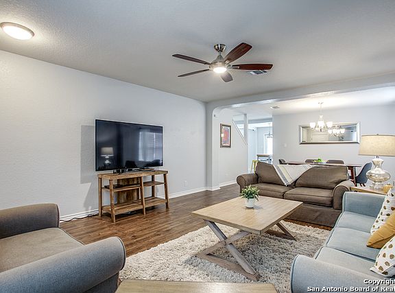 5th image of 1011 Daffodil Way