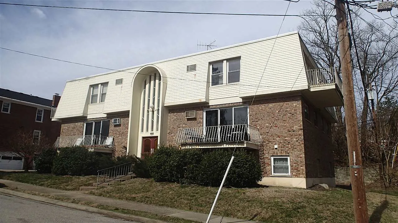 15 Manor Ln photo 1