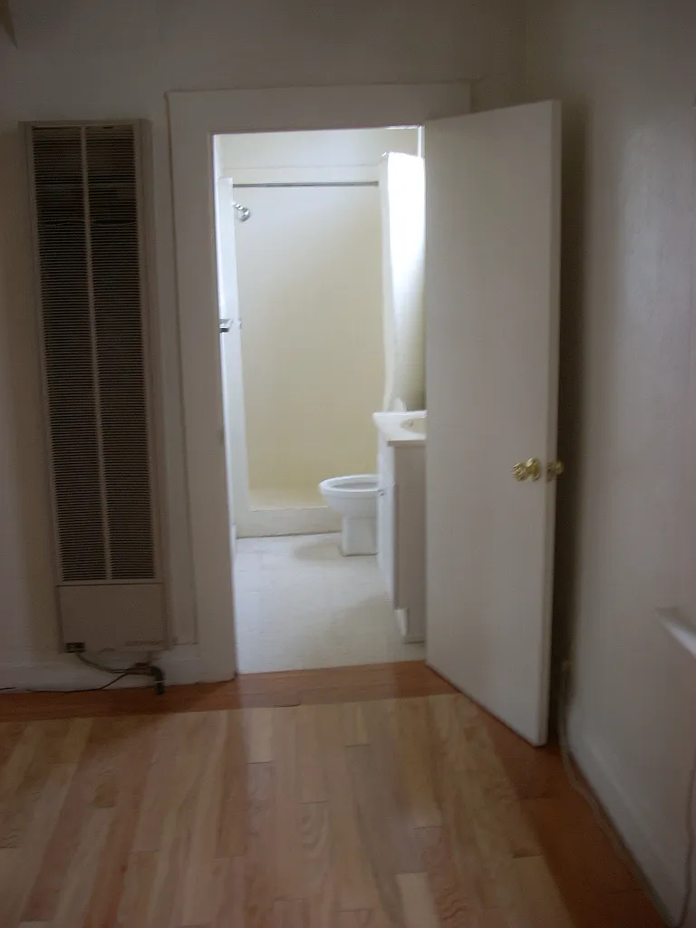 1 bed, 700 sqft, $1,100 — Photo 2