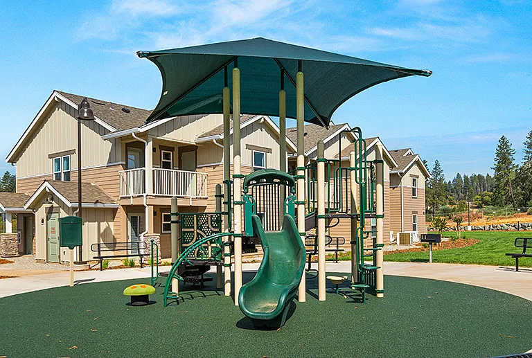 Cypress Family Aparments — Photo 1
