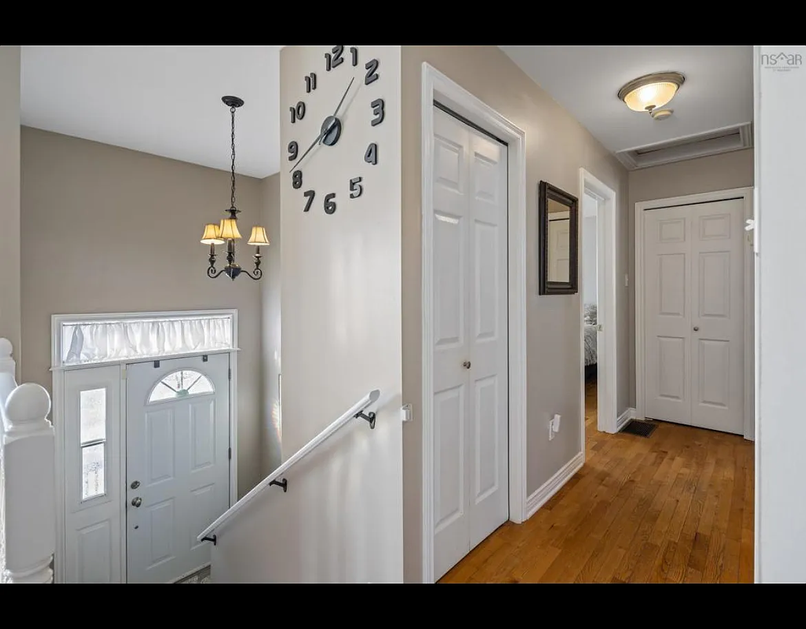 3 bed, 1500 sqft, $2,400 — Photo 2
