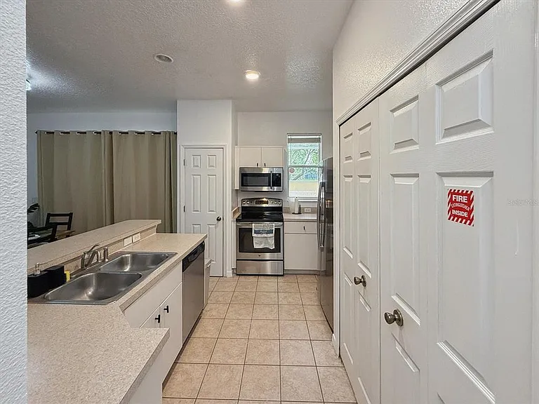 1302 S Beach Cir — Photo 6