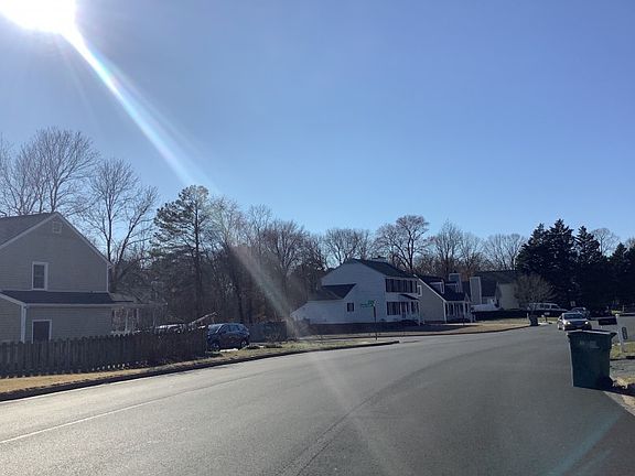 4th image of 9017 Castle Point Dr