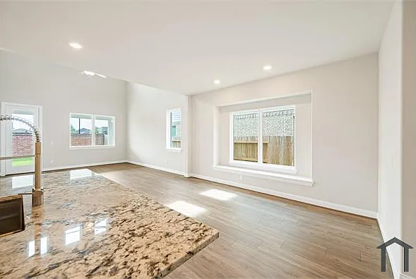 721 Ocean Palms Dr — Photo 15