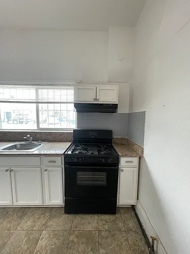 709 Octavia St #A Photo 1