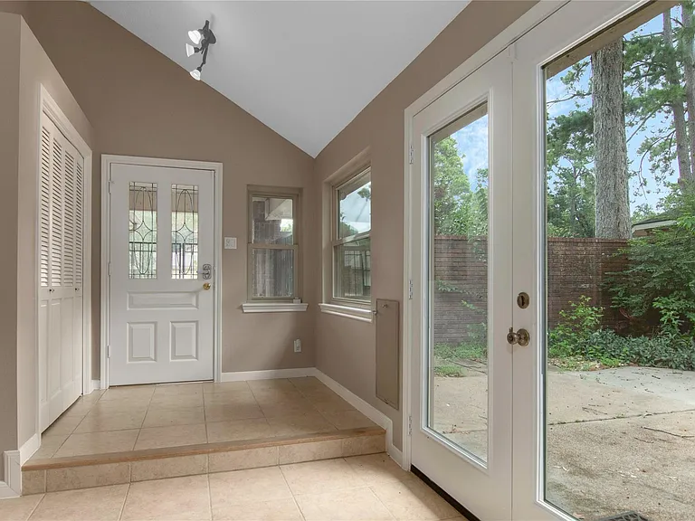 3435 Beech Point Dr — Photo 3