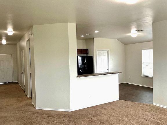 4th image of 3525 SE 94th St