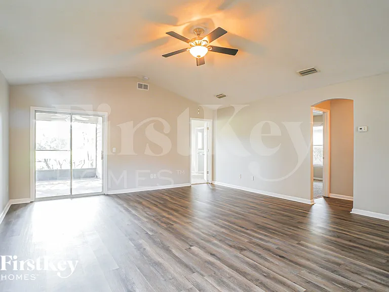 2089 W Lymington Way — Photo 4