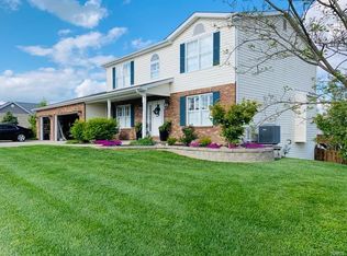 1232 Sherwood Ln, Waterloo, IL 62298