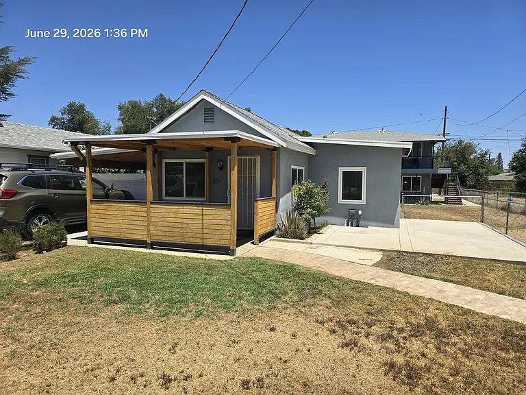 838 Magnolia Ave — Photo 1