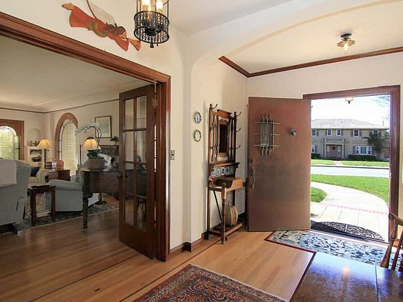 4th image of 518 Brewington Ave