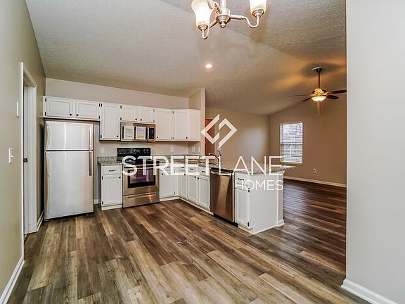 5th image of 3189 Southern Hills Dr