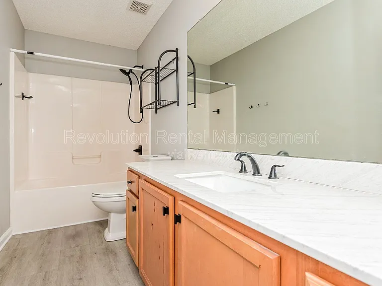 1740 Summerwoods Ln — Photo 11