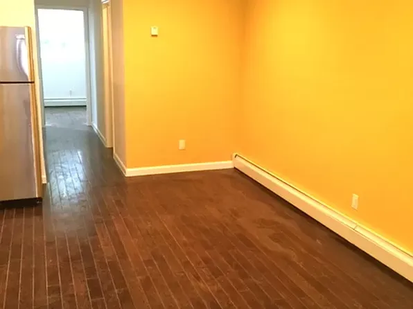 194 Howard Avenue image 5 of 20