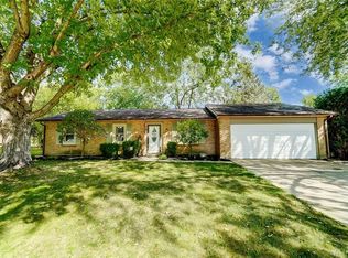 830 Southview Dr, Englewood, OH 45322