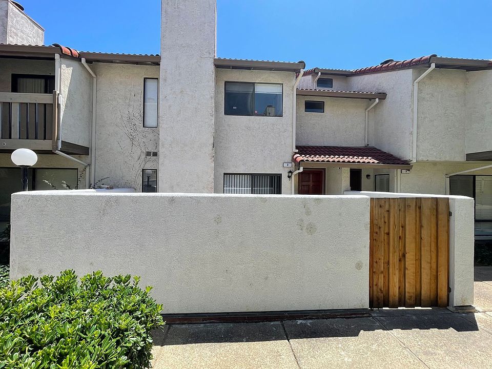 1st image of 3 Madrid Ln