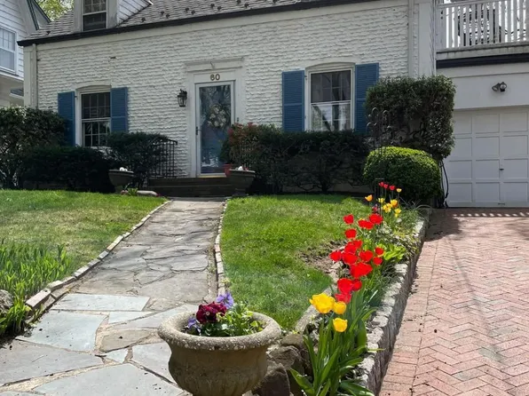 60 Valencia Ave, Staten Island, NY 10301