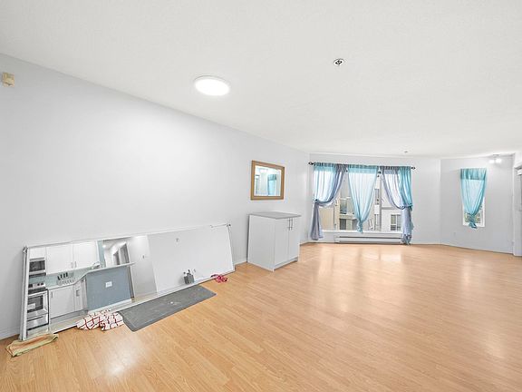 2nd image of 7800 Saint Albans Rd #304