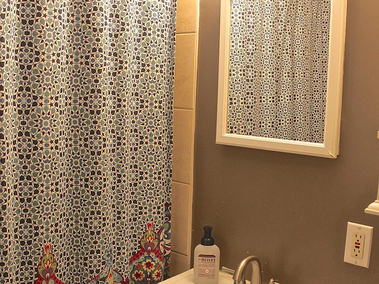 1836 Independence Ave SE #2 — Photo 4