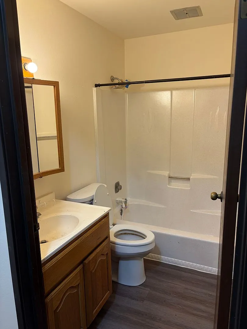 Evergreen Apartments of Hartford, LLC — Photo 3