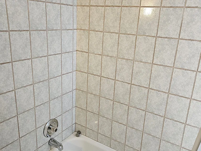 486 Auburn Ave — Photo 4