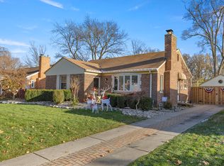 3105 Woodslee Dr, Royal Oak, MI 48073