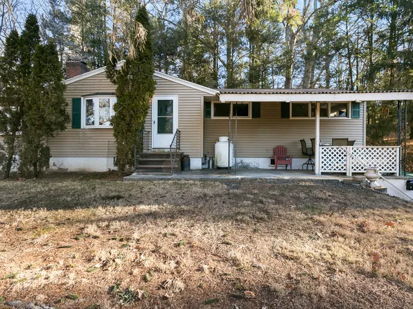 34 Philo Curtis Road, Newtown, CT 06482