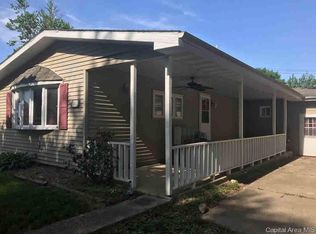 1110 Henkle Dr, Pawnee, IL 62558