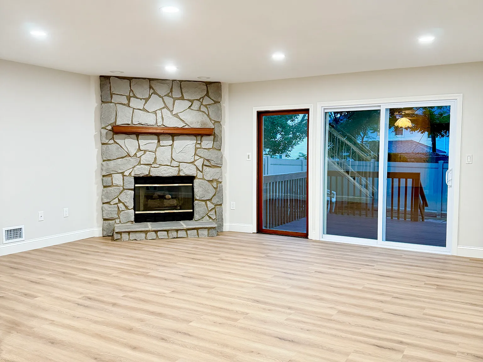 2 bed, 2.5 bath, $2,700 — Photo 2