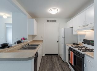 28600 Pebblecreek Pkwy #3-201, Southfield, MI 48034