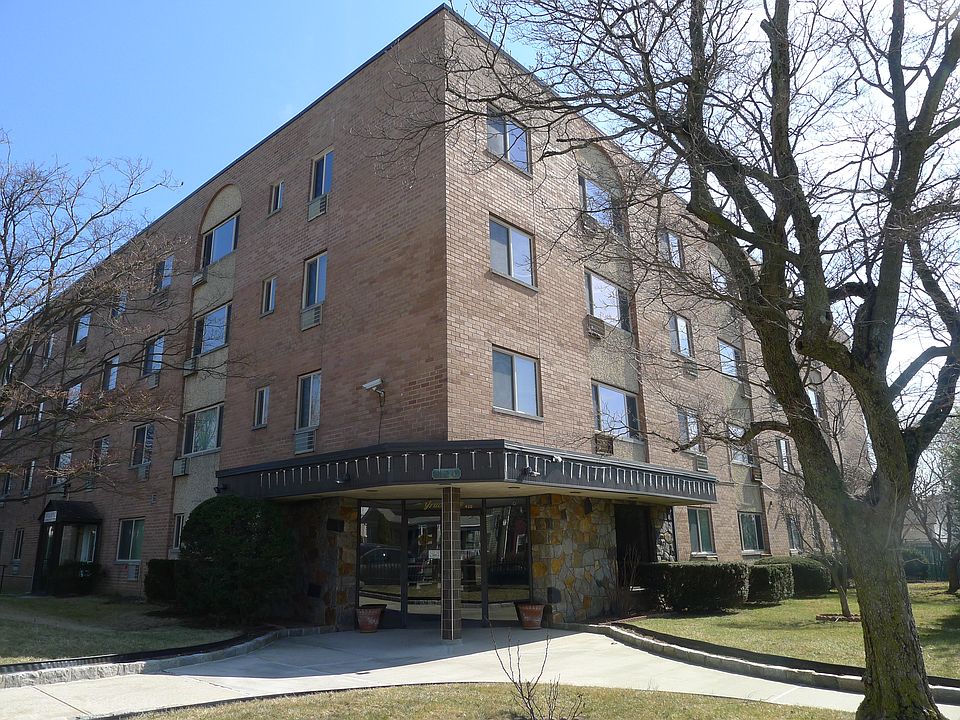 1st image of 420 Palisade Ave APT 3F