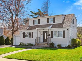 4 Wyckoff Ter, Fair Lawn, NJ 07410