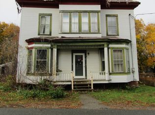 10 Forest St, Dexter, ME 04930