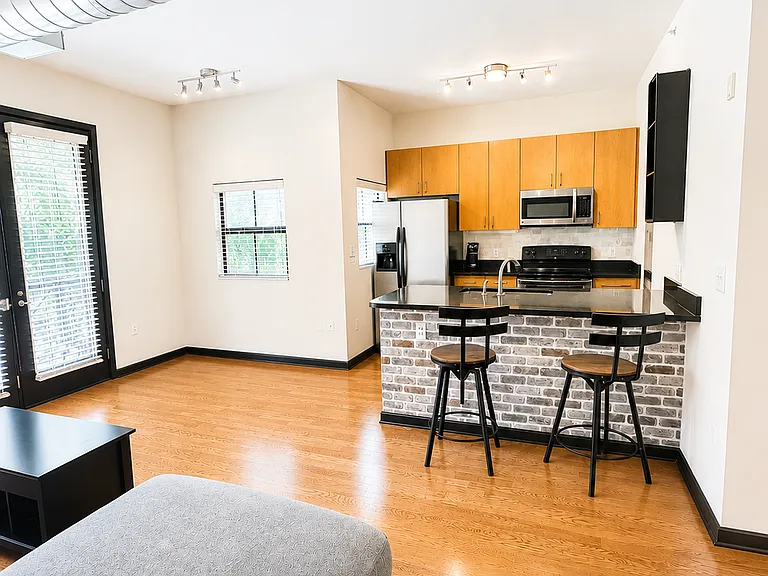 5300 Peachtree Rd #3202 — Photo 6