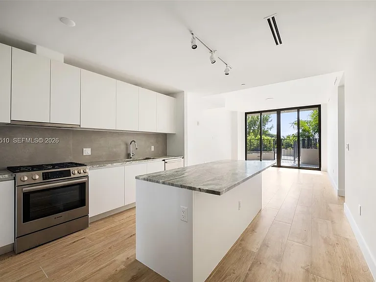 3034 Oak Ave #203 — Photo 17